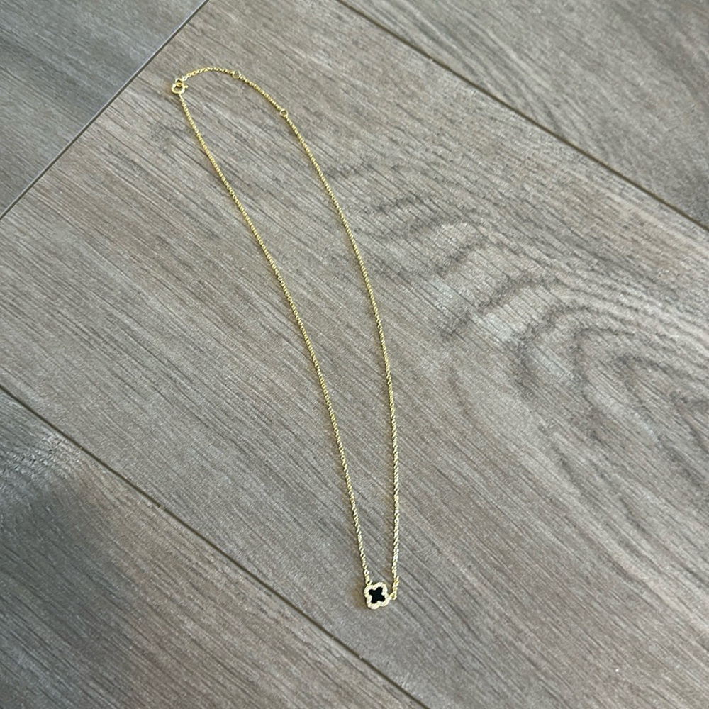 Clover gold danty necklace